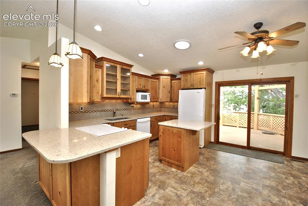 Image 6 of 29: Kitchen