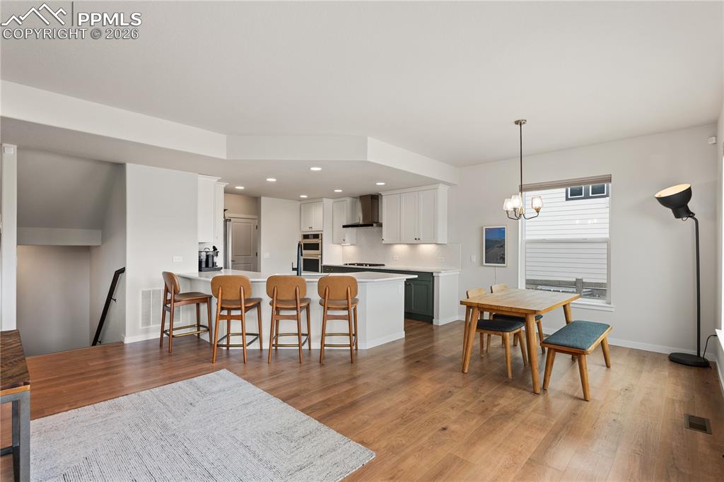 Image 13 of 36: Dining Area