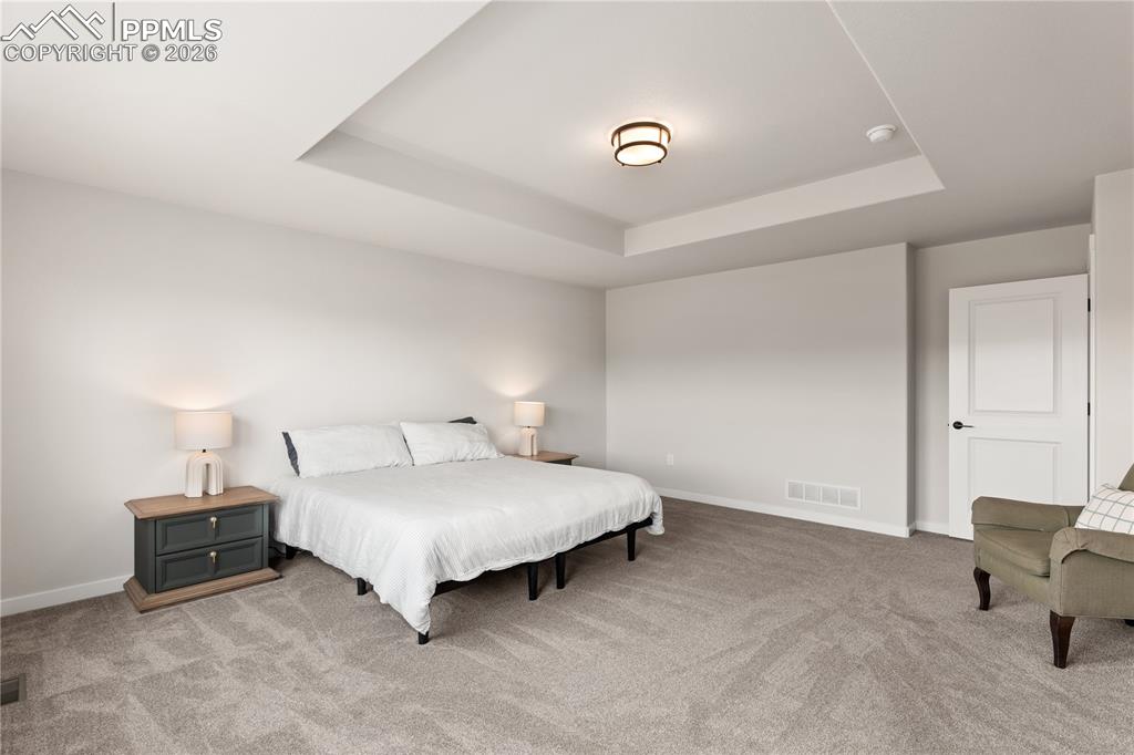 Image 19 of 36: Bedroom