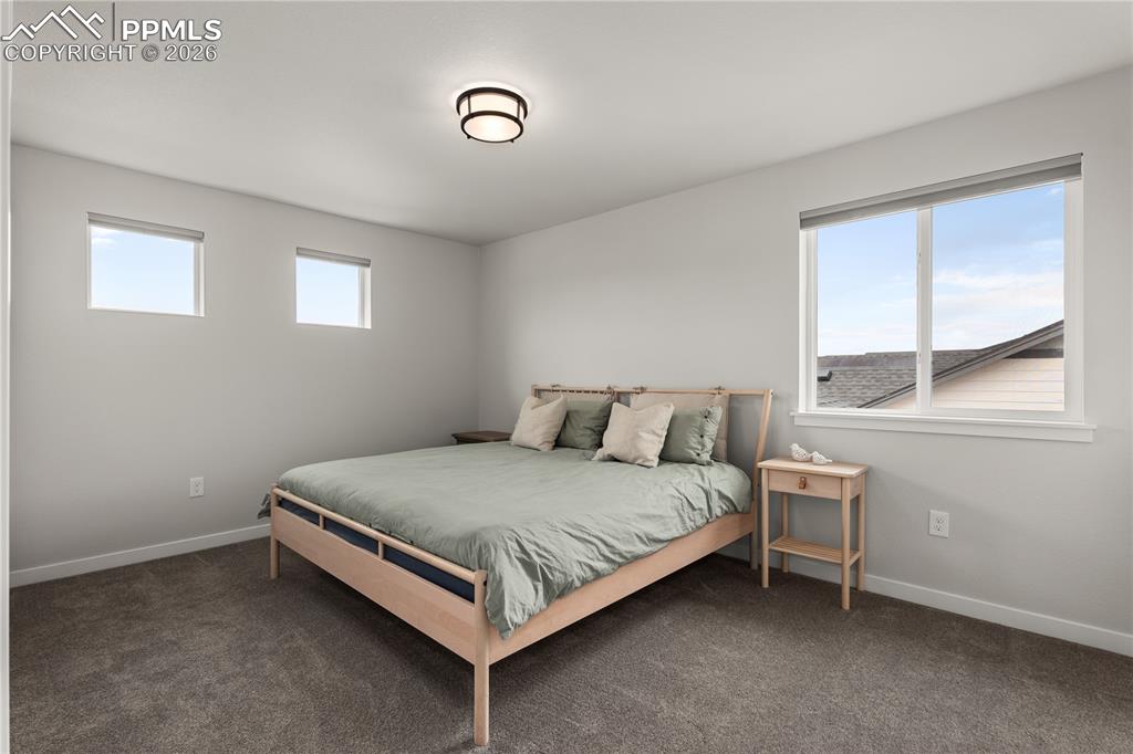 Image 24 of 36: Bedroom