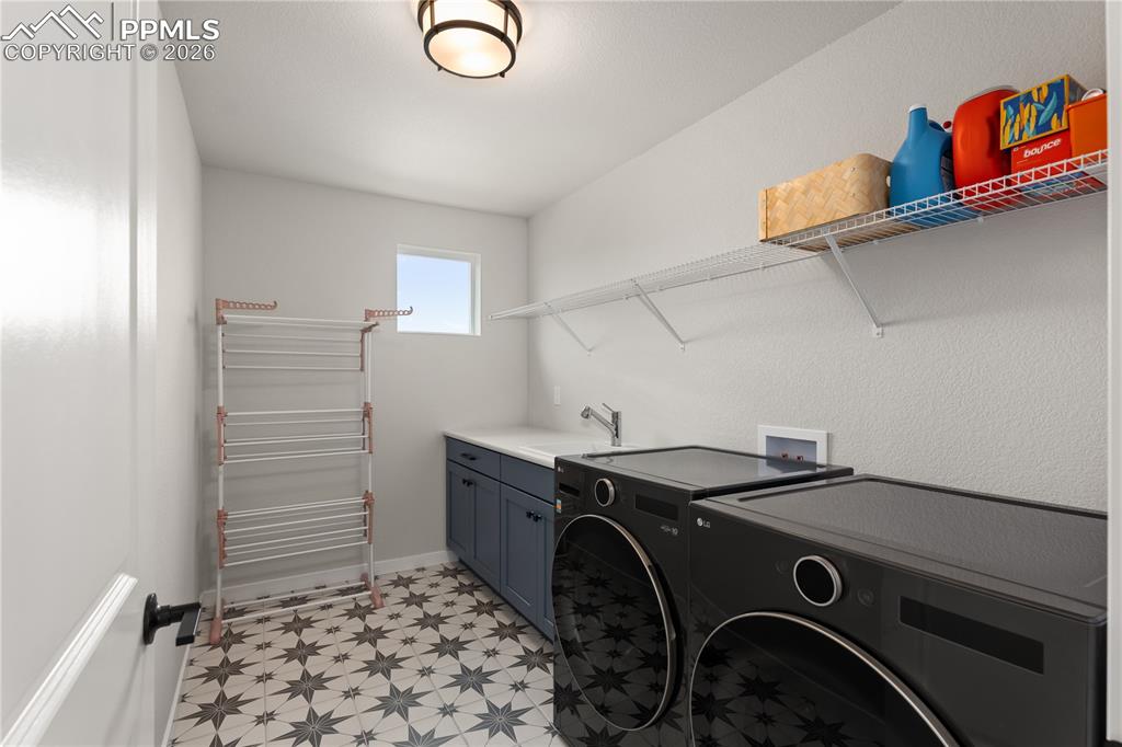 Image 27 of 36: Laundry