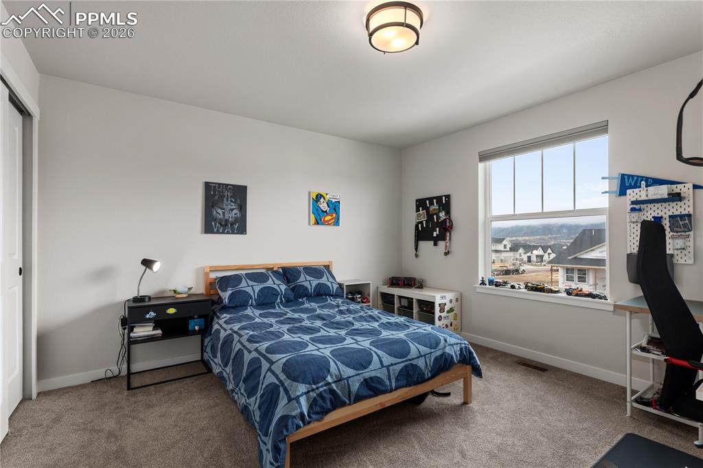 Image 28 of 36: Bedroom