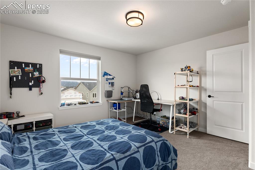 Image 29 of 36: Bedroom