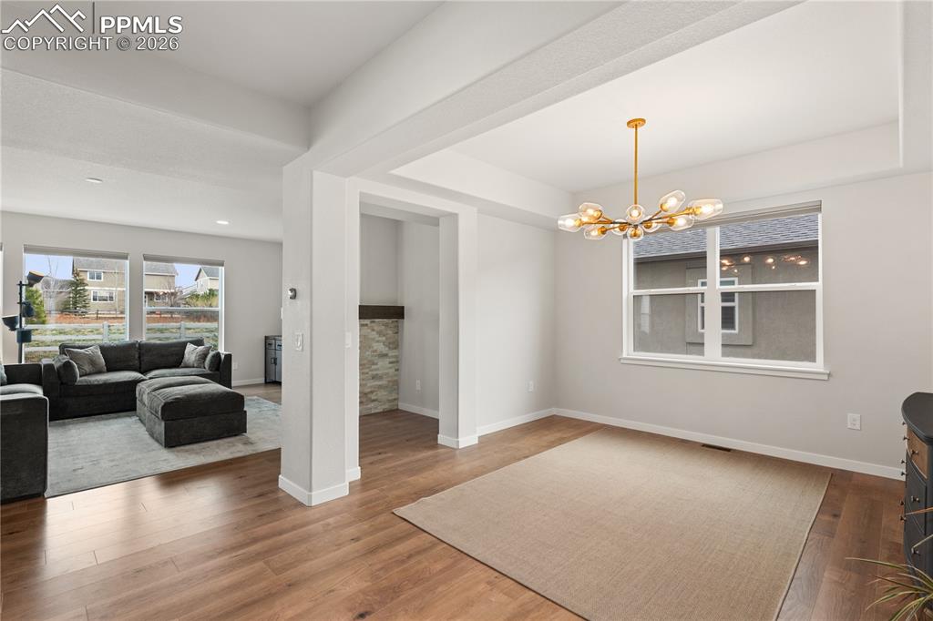 Image 5 of 36: Dining Area