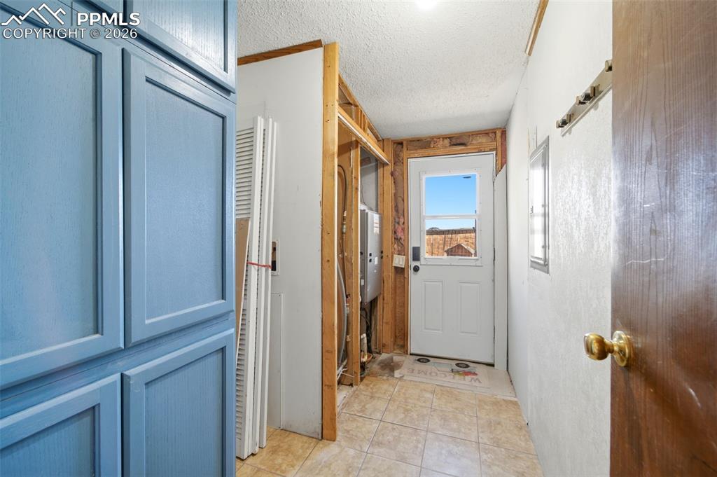 Image 16 of 39: Entry