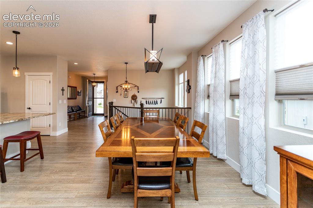 Image 14 of 47: Dining Area