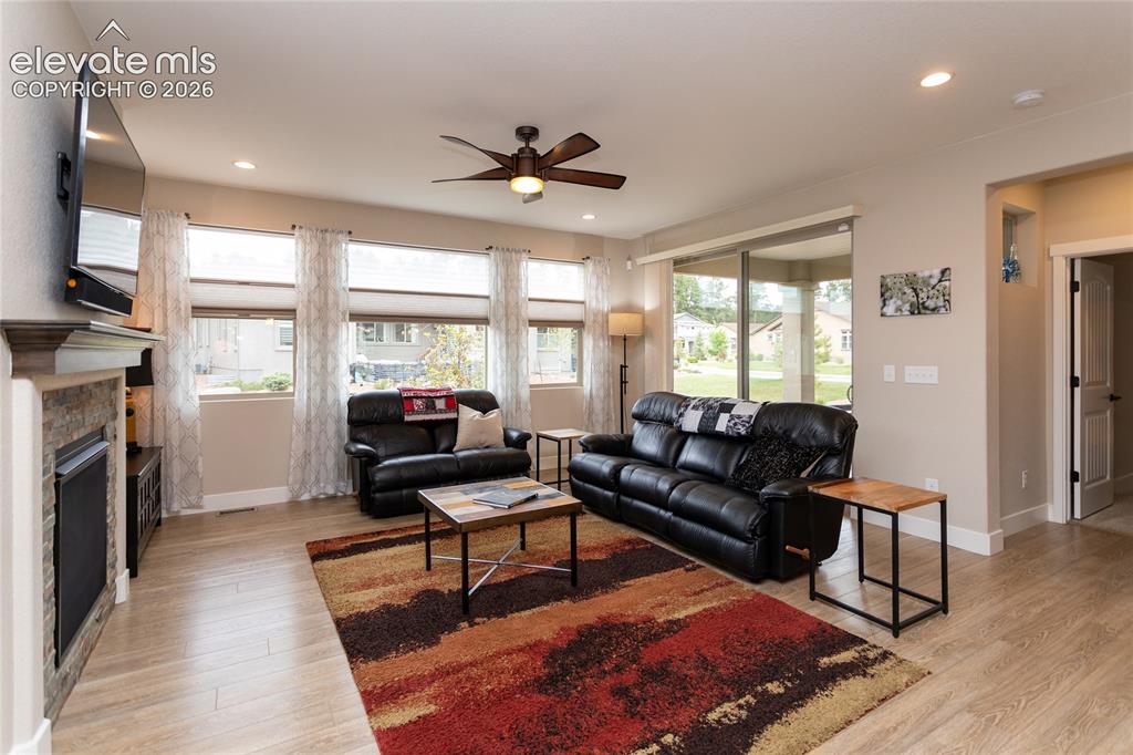 Image 7 of 47: Living Room