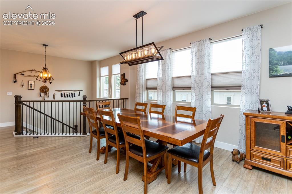 Image 9 of 47: Dining Area