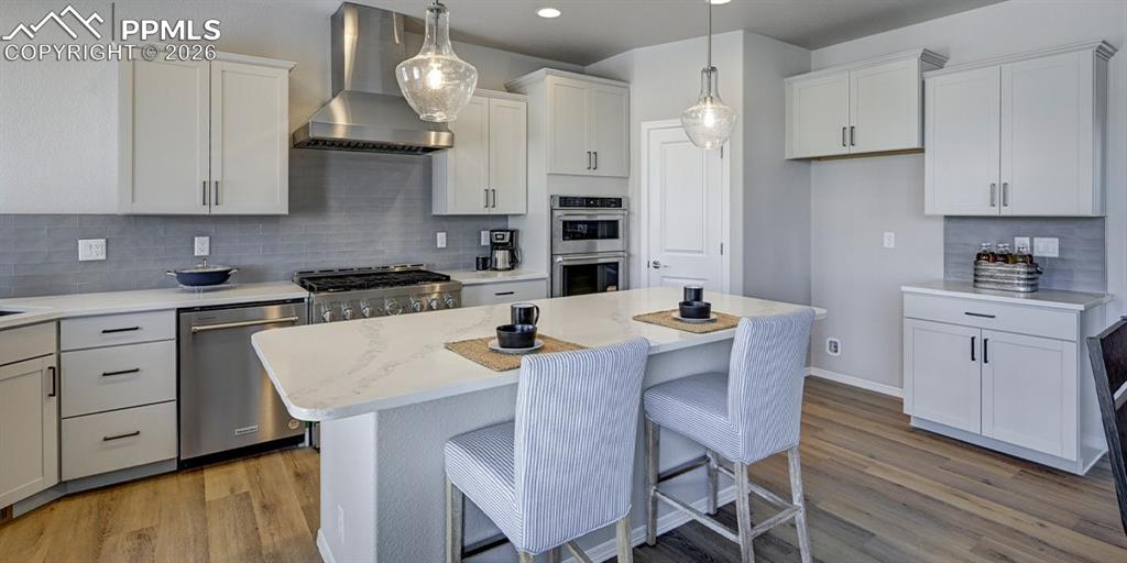 Image 2 of 39: Kitchen