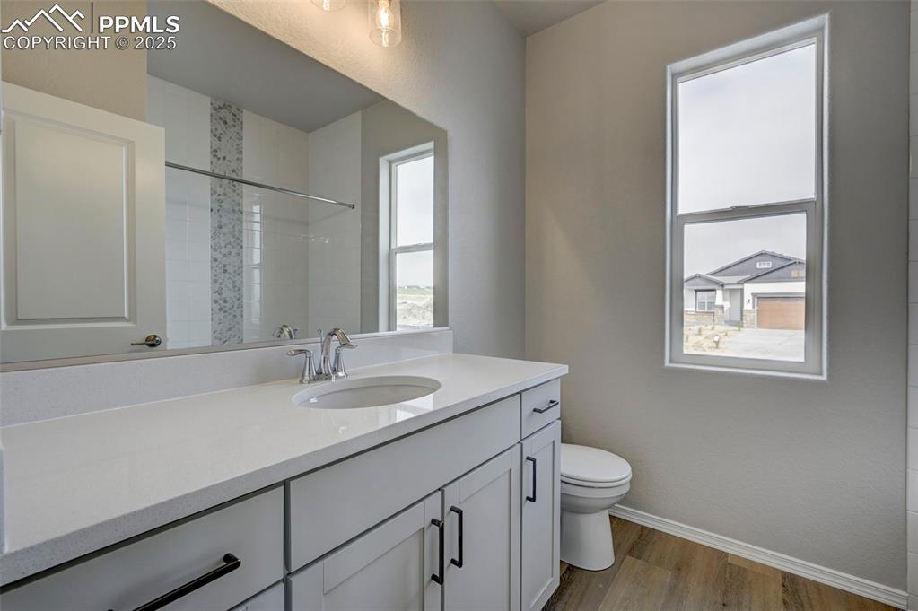 Image 20 of 39: Bathroom