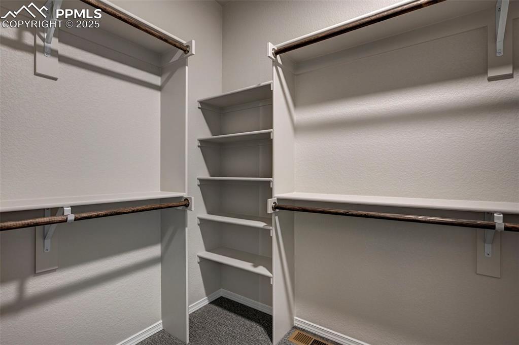 Image 27 of 39: Closet