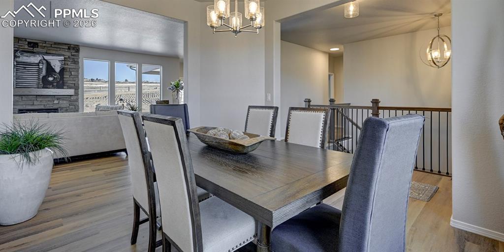 Image 9 of 39: Dining Area