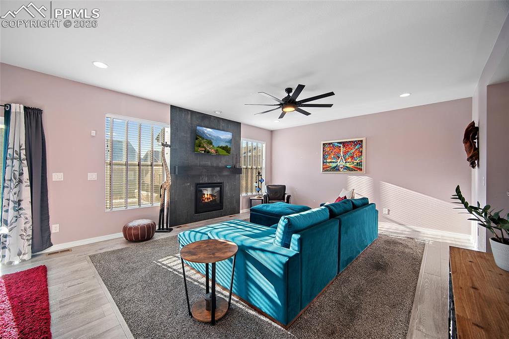 Image 10 of 41: Family Room