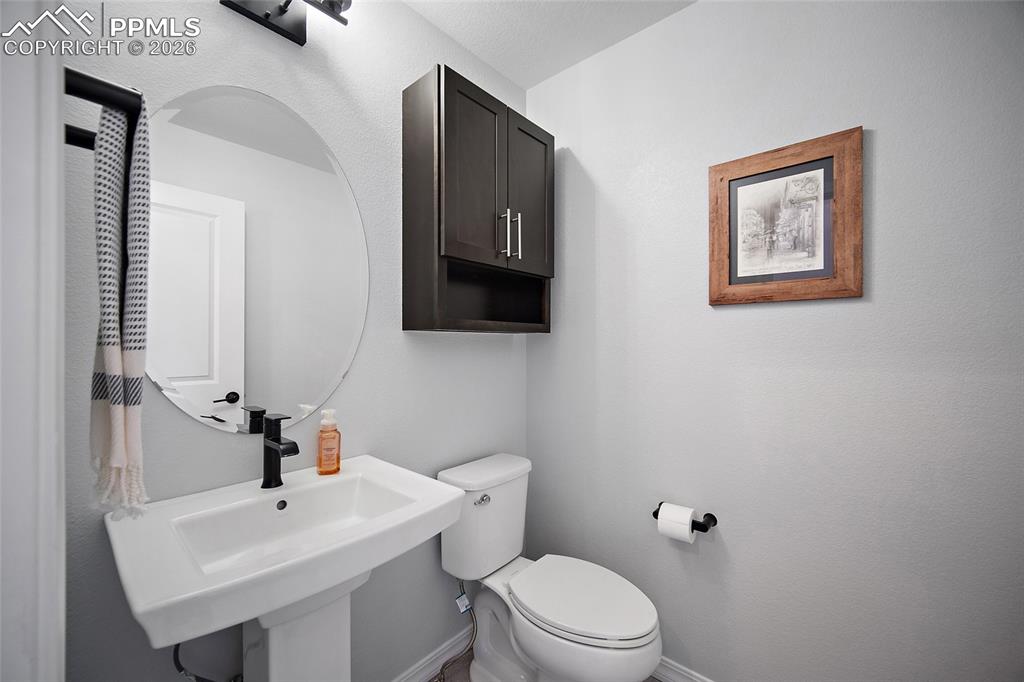 Image 15 of 41: Bathroom