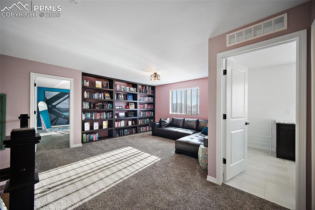 Image 16 of 41: Loft