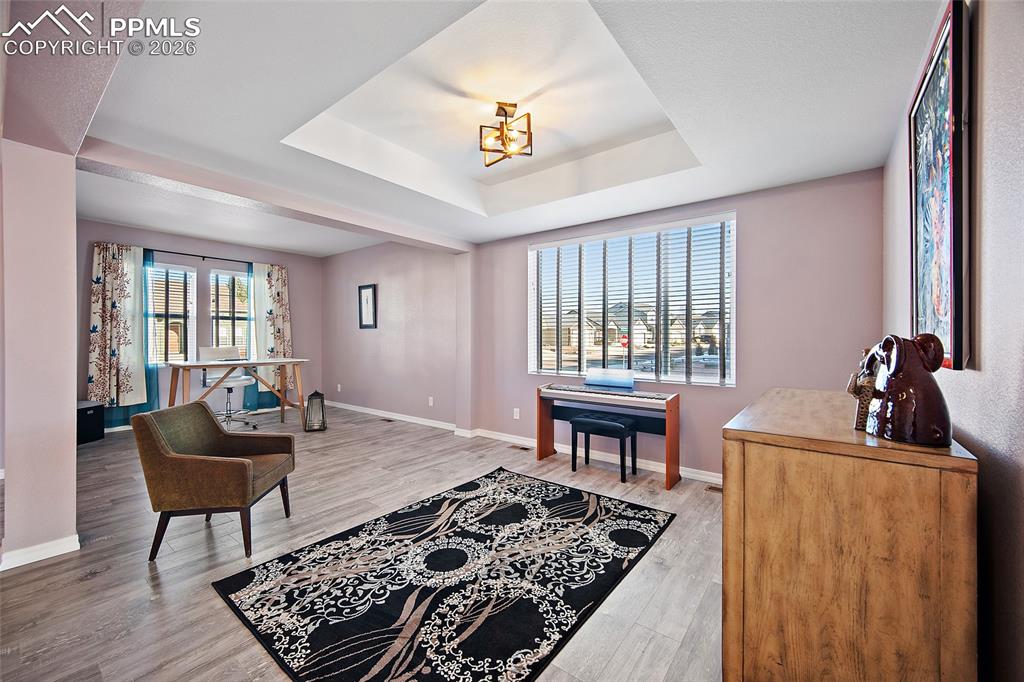 Image 3 of 41: Dining Area