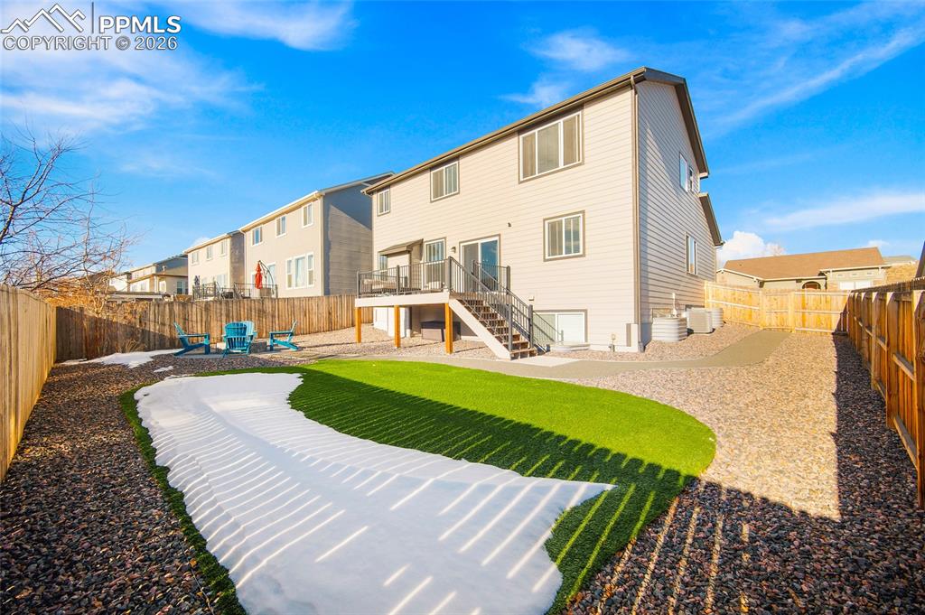 Image 30 of 41: Back of Structure