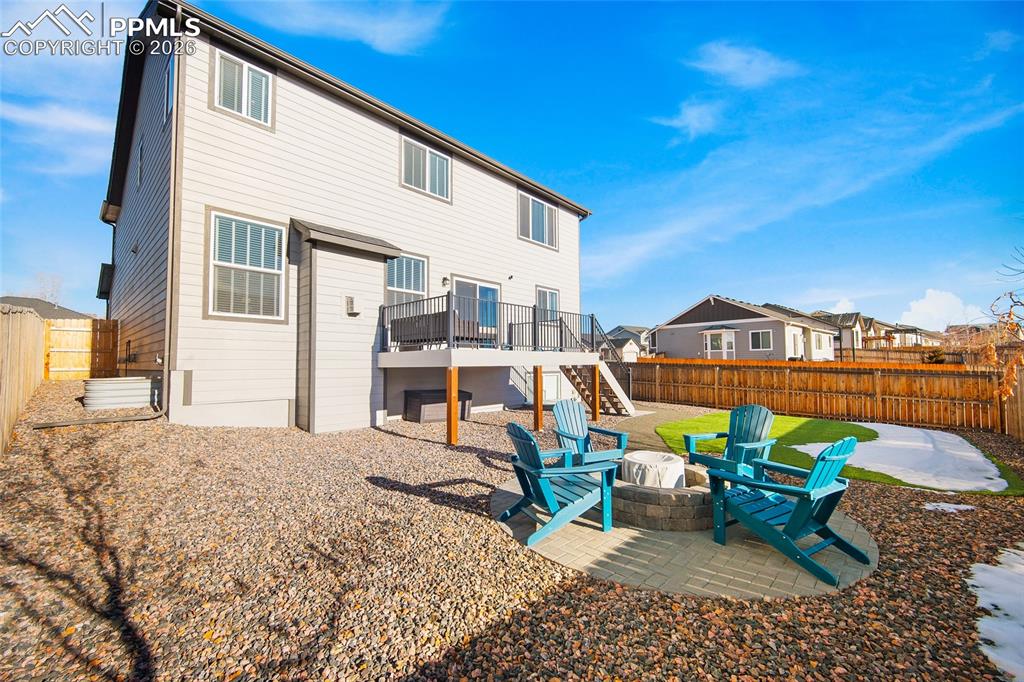 Image 32 of 41: Back of Structure