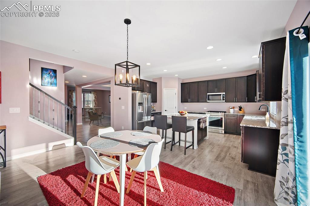 Image 9 of 41: Dining Area