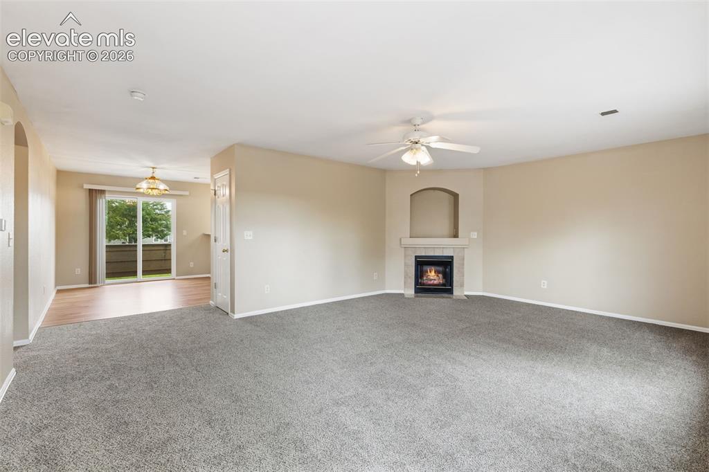 Image 4 of 27: Living Room
