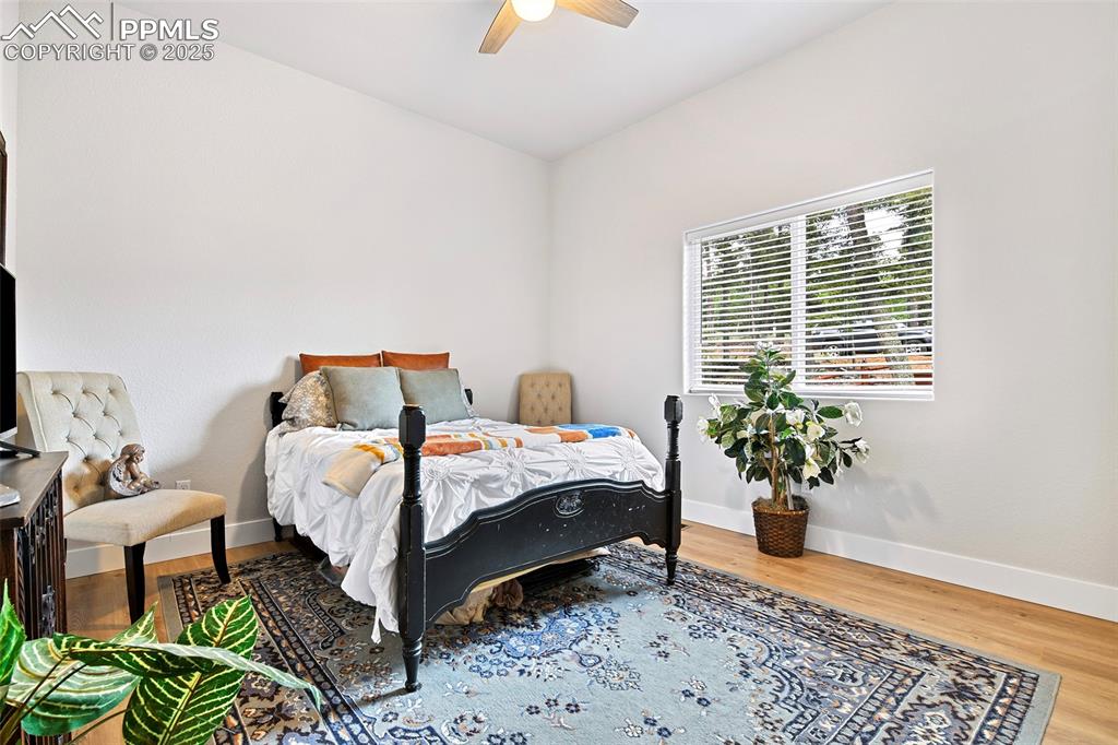 Image 23 of 40: Large Secondary Bedroom 