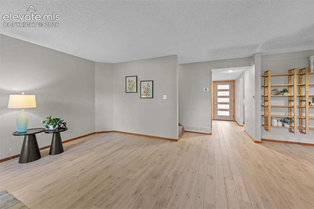 Image 11 of 35: Great Room