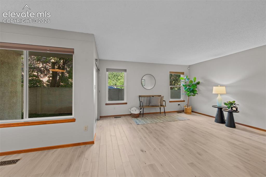 Image 5 of 35: Great Room