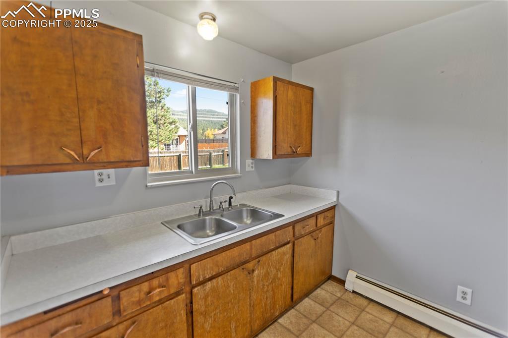 Image 6 of 28: Kitchen
