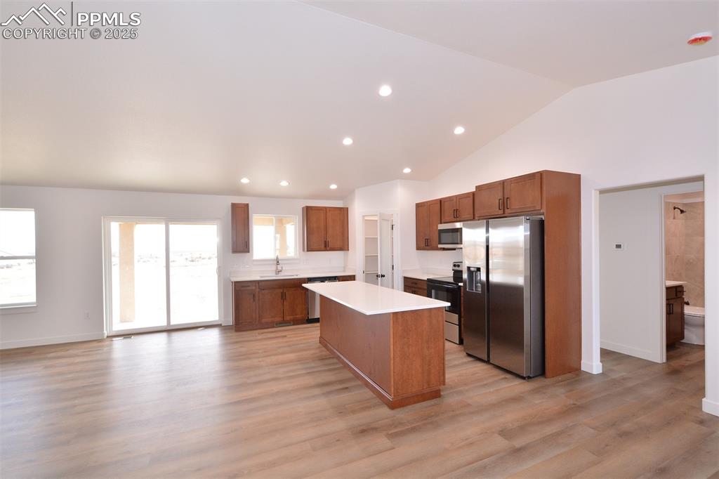 Image 5 of 24: Kitchen