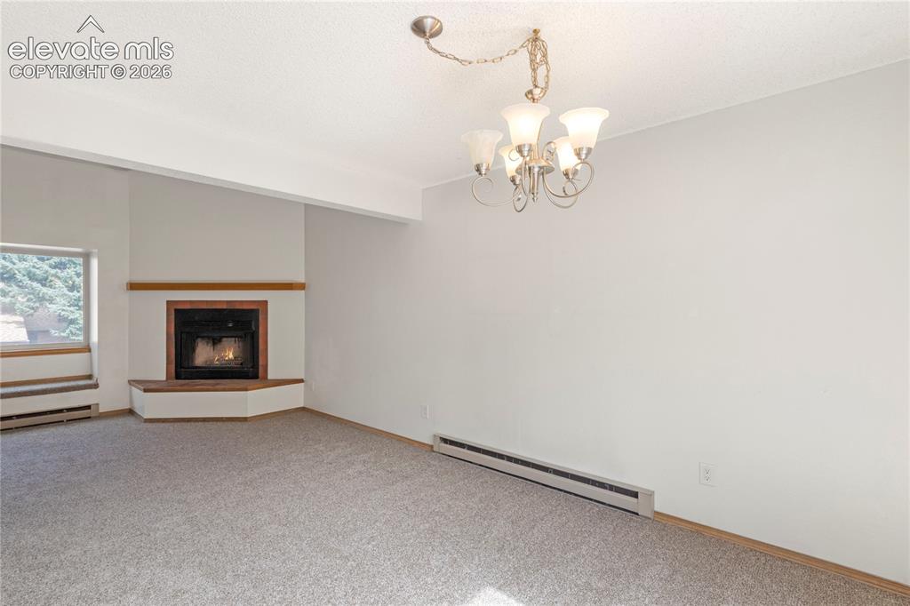 Image 14 of 44: Family Room