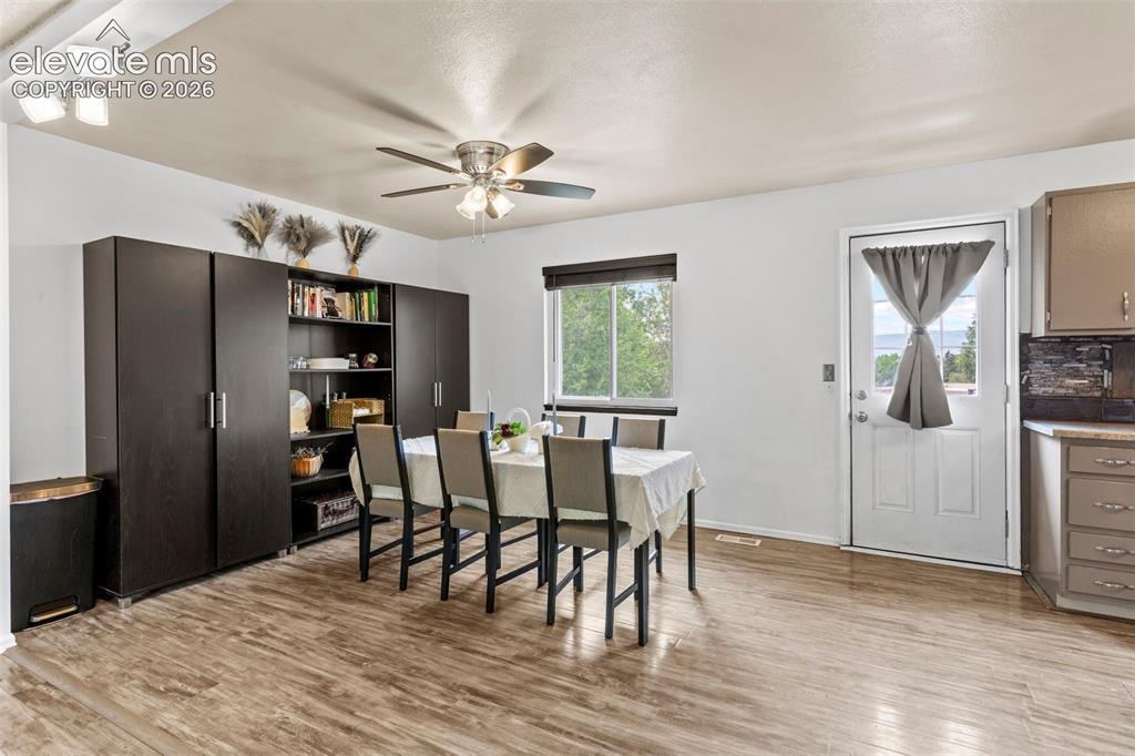 Image 13 of 22: Dining Area