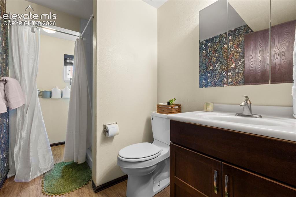 Image 21 of 22: Bathroom