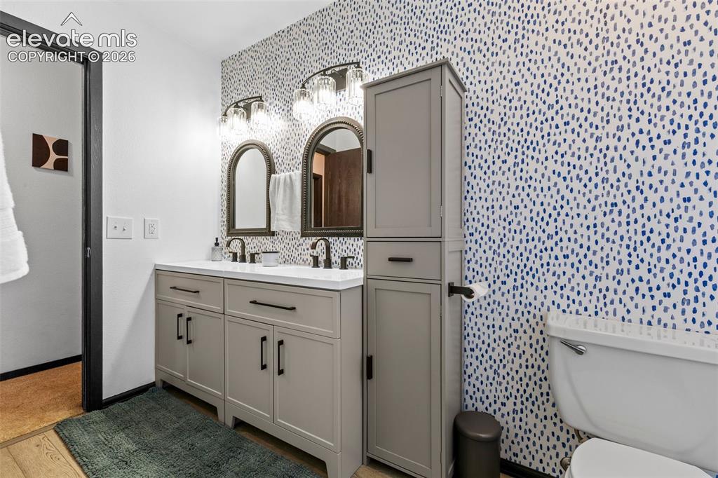 Image 8 of 22: Bathroom