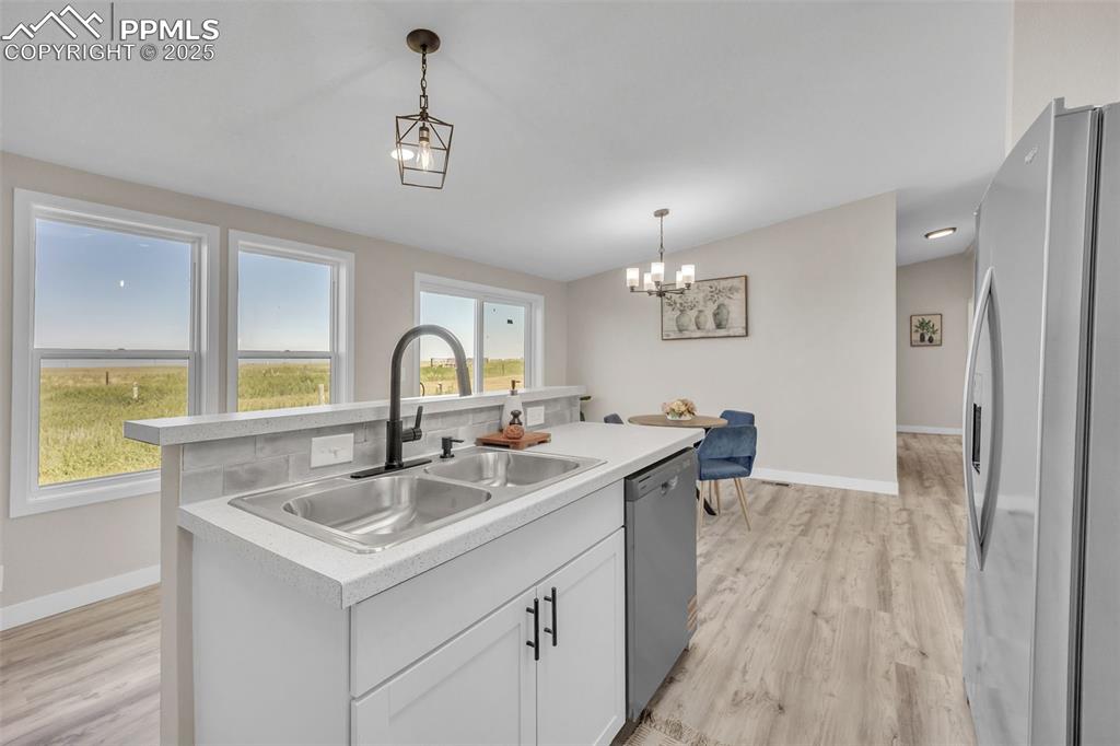 Image 16 of 45: Kitchen