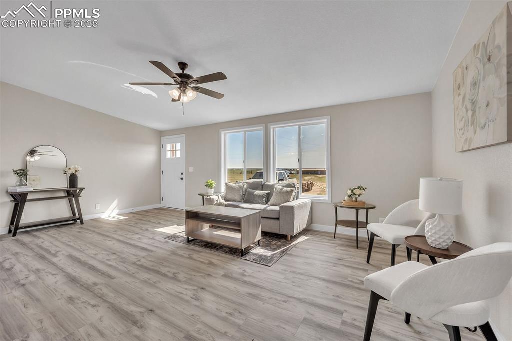 Image 8 of 45: Living Room