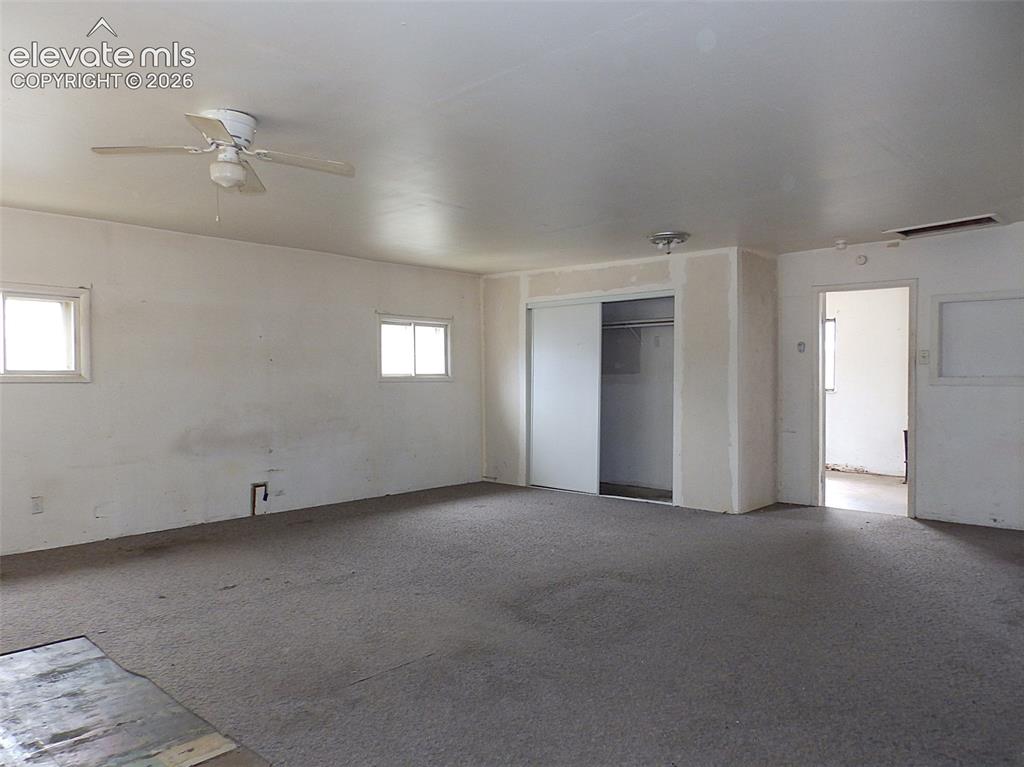 Image 8 of 14: Living Room