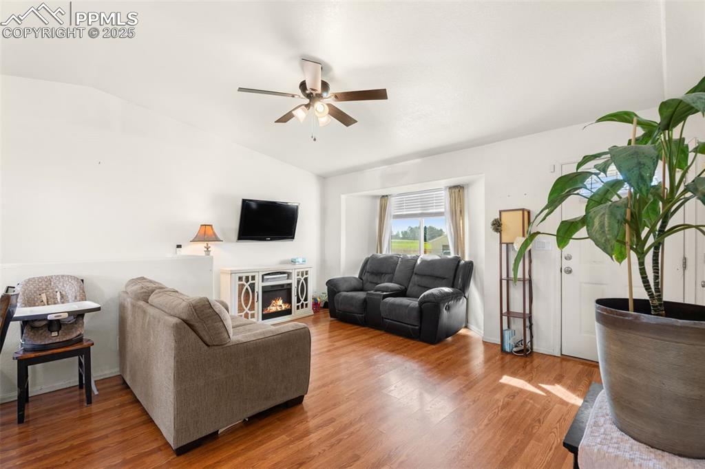 Image 10 of 29: Living Room