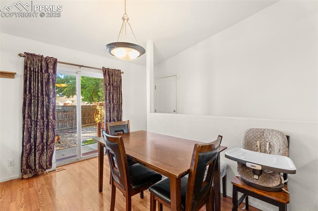 Image 12 of 29: Dining Area