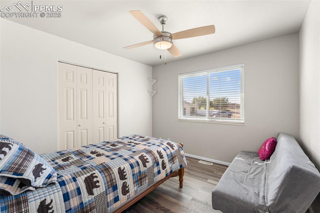 Image 15 of 29: Bedroom