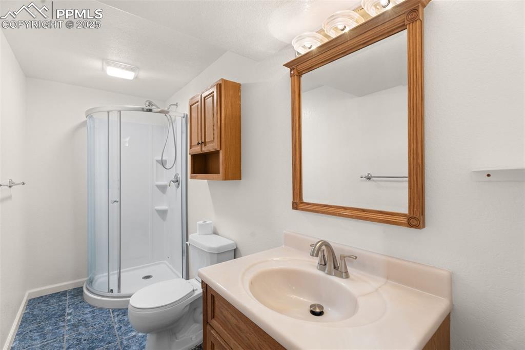 Image 22 of 29: Bathroom