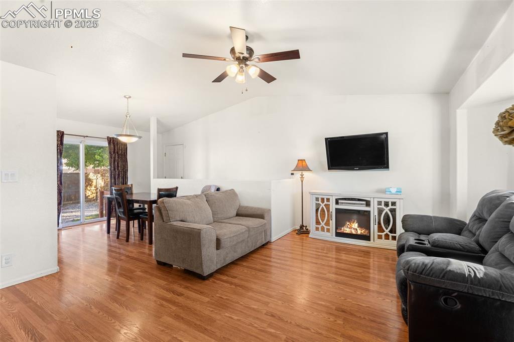 Image 3 of 29: Living Room