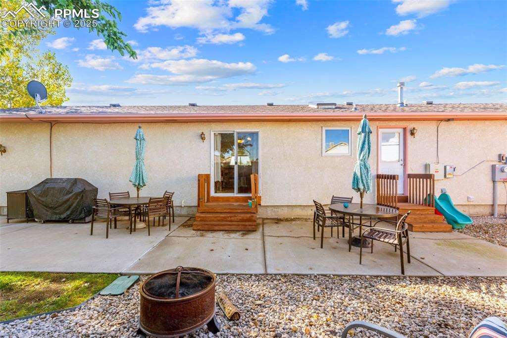 Image 6 of 29: Back of Structure