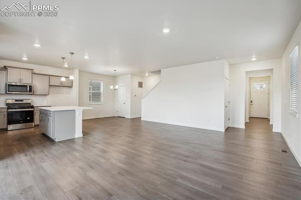 Image 9 of 19: No Description Available