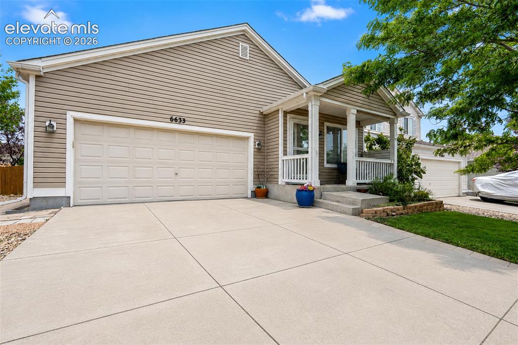 Image 1 of 27: Front of home