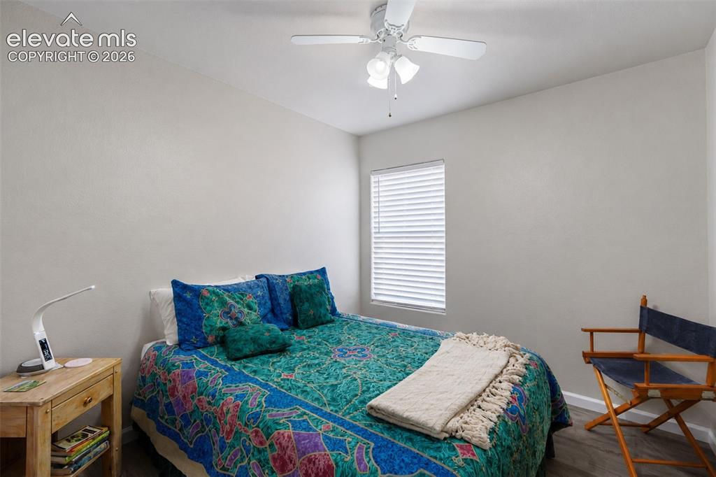 Image 14 of 27: Bedroom (1)