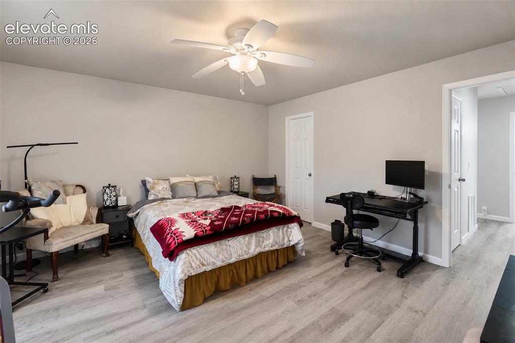 Image 17 of 27: Primary bedroom (3) with walk in closet and ensuite primary bathroom (full)