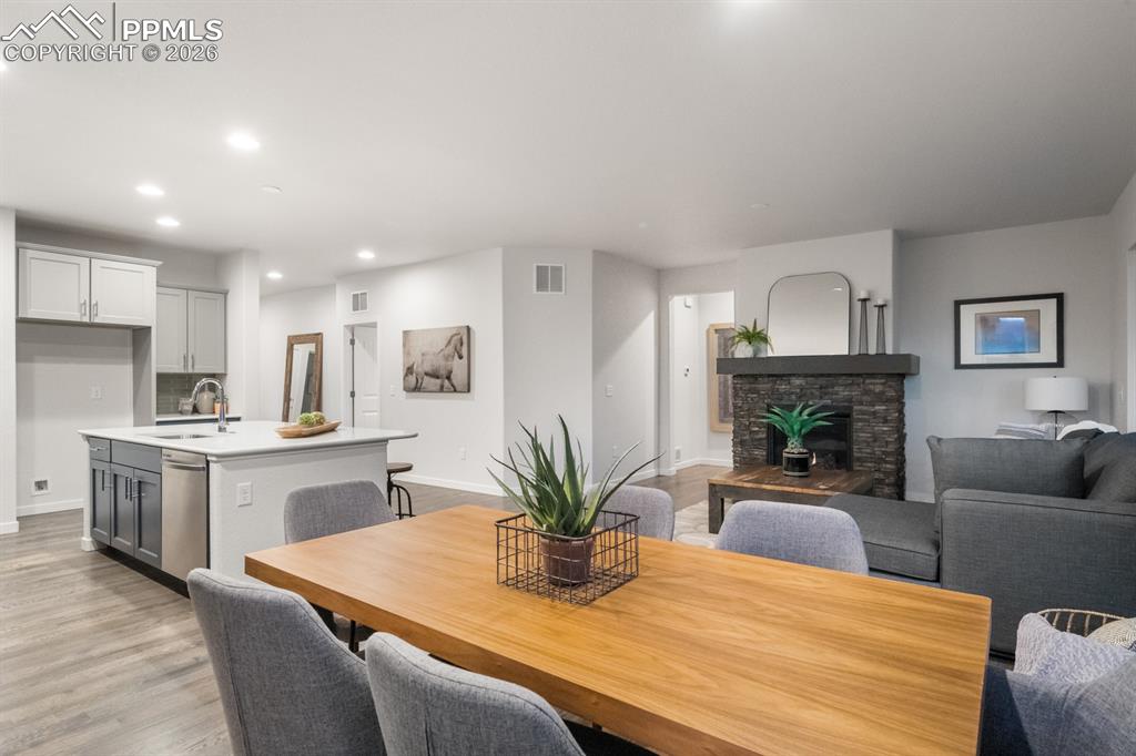 Image 7 of 14: Same plan, different home for visualization purposes.