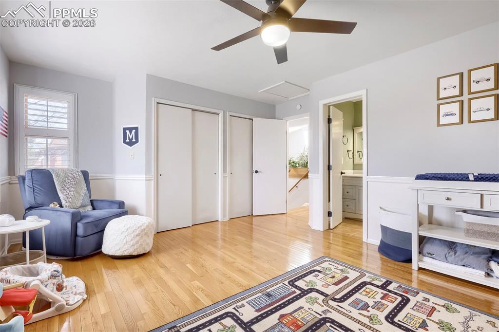 Image 18 of 21: Sitting Room