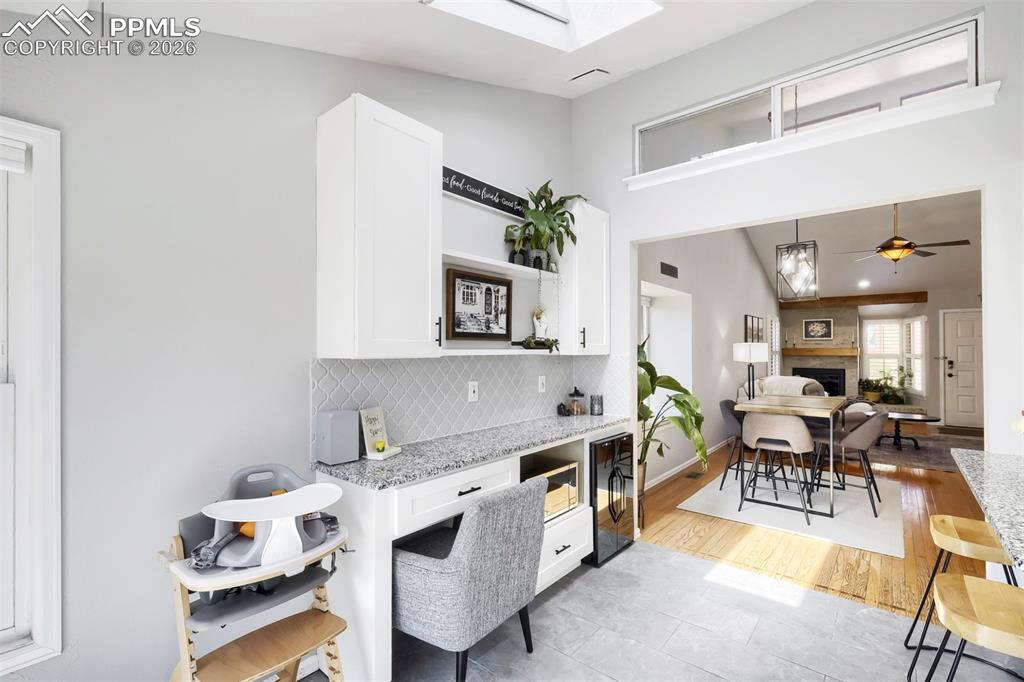 Image 6 of 21: Kitchen