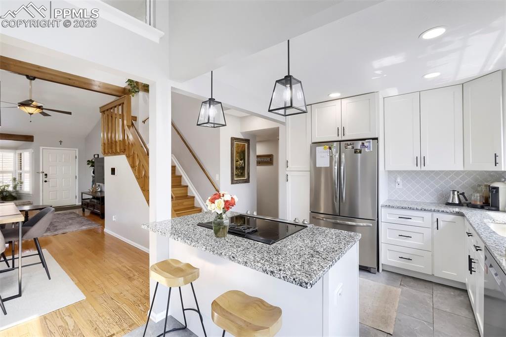 Image 7 of 21: Kitchen